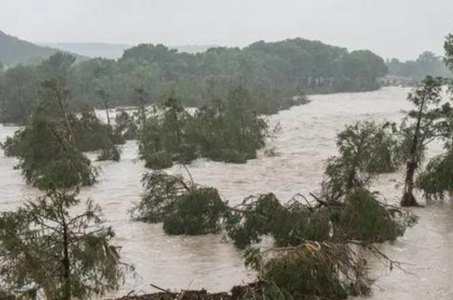 banjir-badang-landa-texas-as