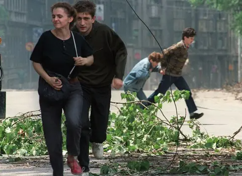 turis-ini-dituduh-bayar-miliaran-untuk-lihat-sipil-ditembaki