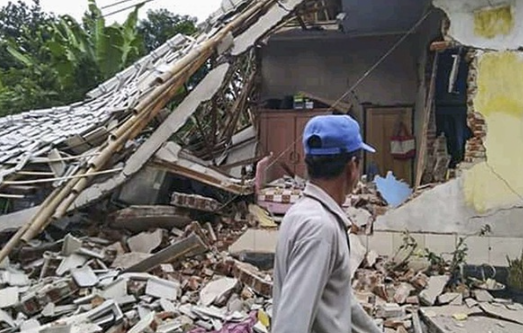 3-orang-tewas-di-bangladesh-usai-gempa-berskala-55-m