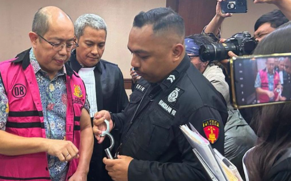 mantan-dirjen-kemenkeu-telah-divonis-15-tahun-penjara