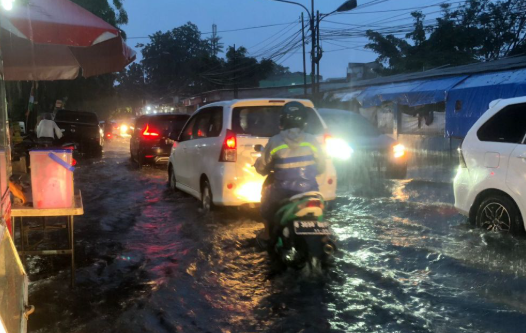 pemukiman-di-kebon-jeruk-tergenang-air-banjir