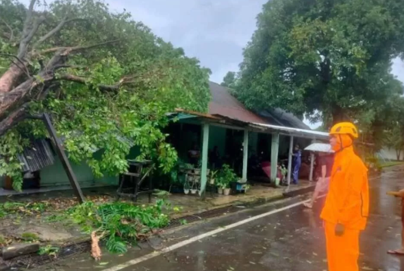 Angin Kencang Guyur Aceh & Sulsel Hari Ini