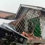 Atap Rumah Runtuh di Pacitan Pasca Gempa