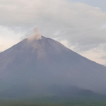 Abu Vulkanik Semeru Capai 500 Meter Tinggi